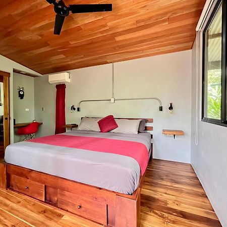 Industrial Studio With Private Jacuzzi Uvita Bagian luar foto