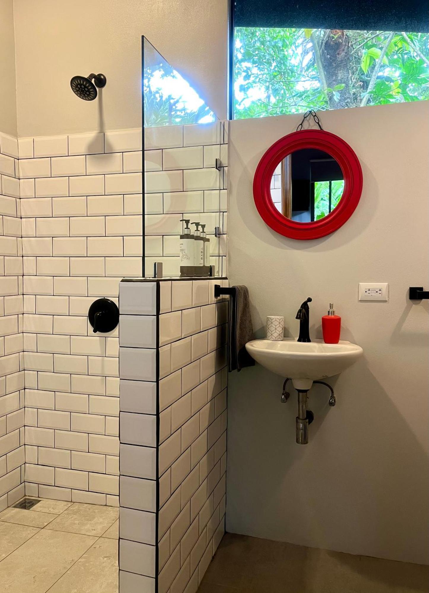 Industrial Studio With Private Jacuzzi Uvita Bagian luar foto