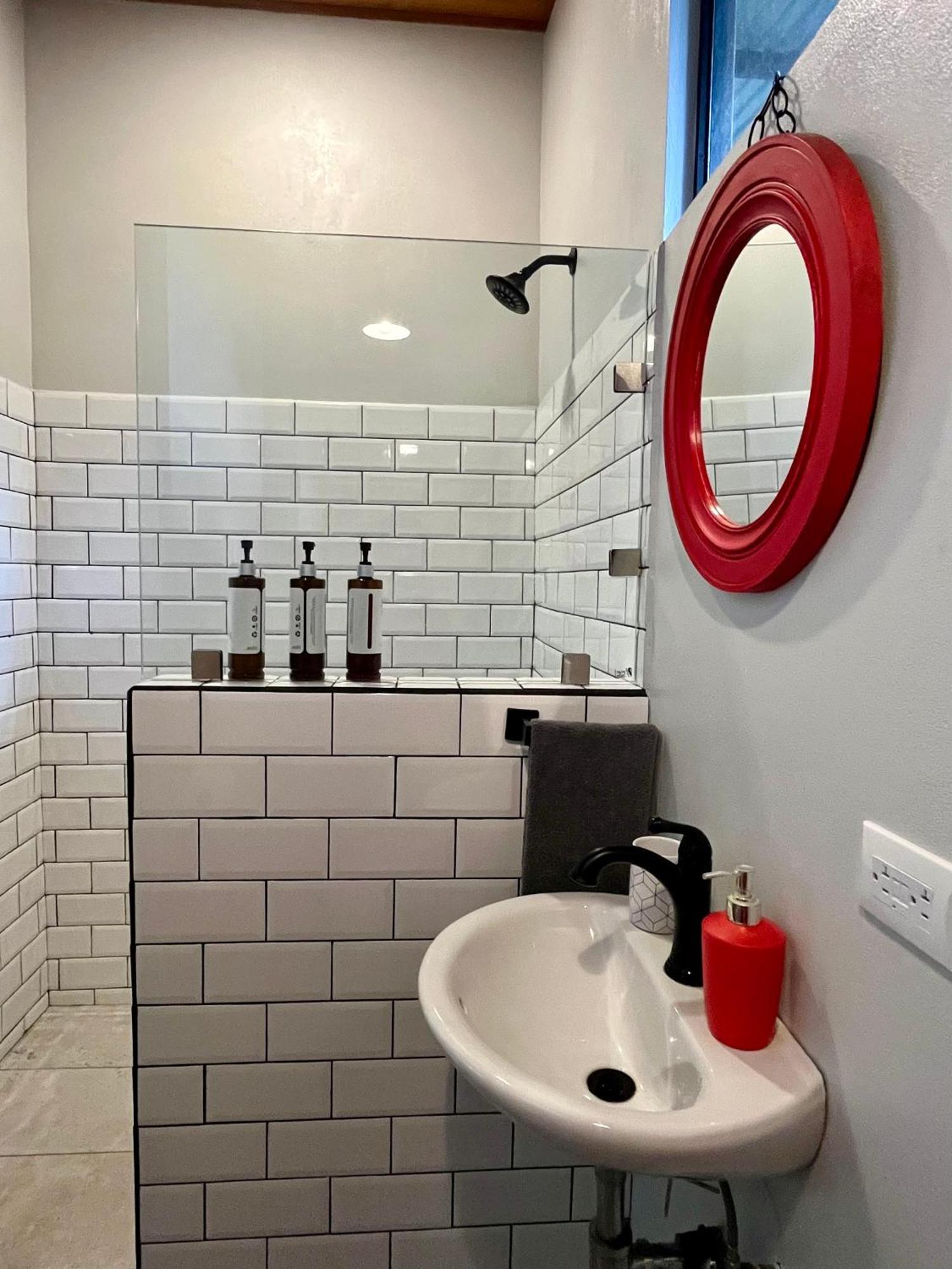 Industrial Studio With Private Jacuzzi Uvita Bagian luar foto