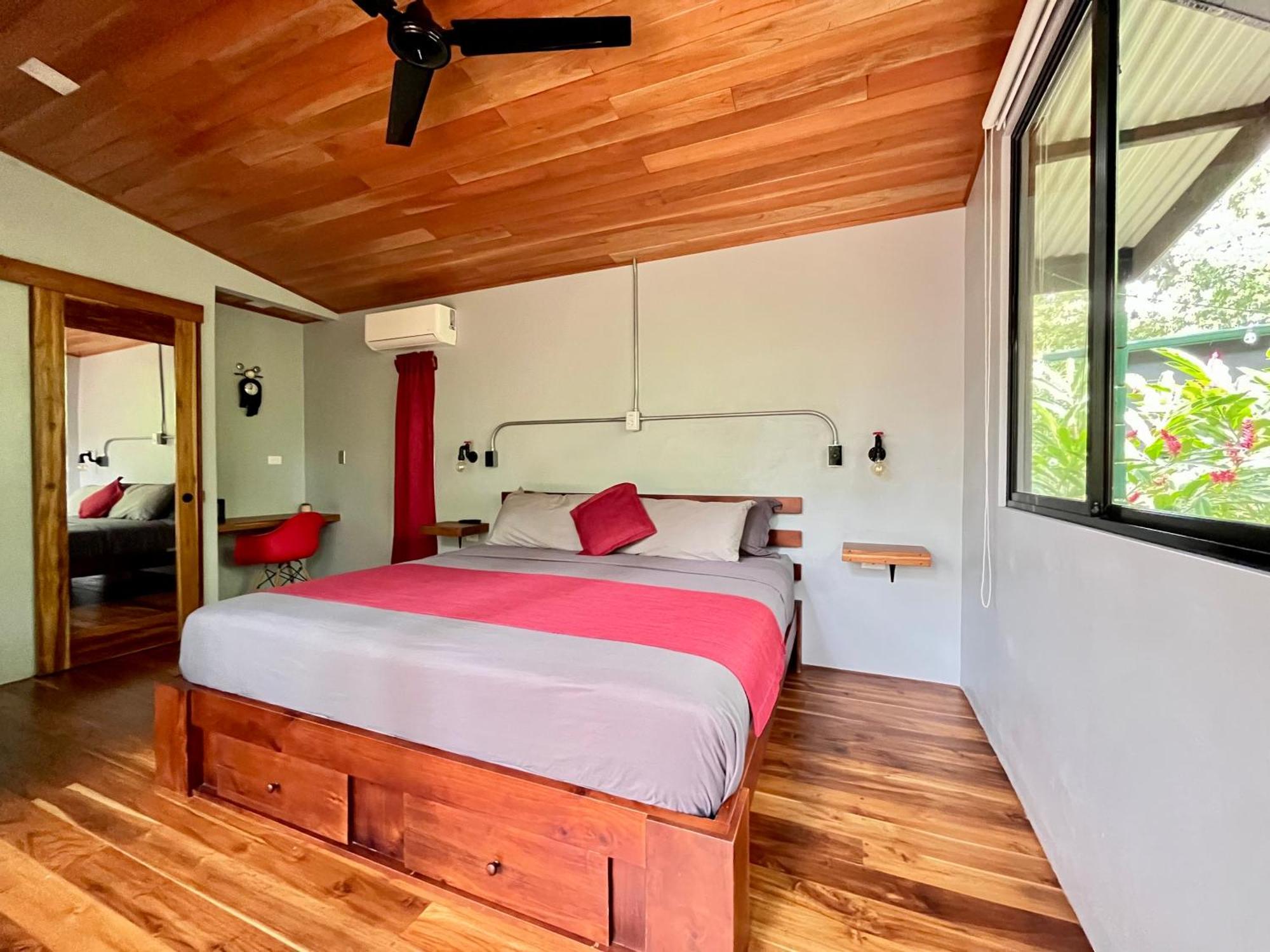 Industrial Studio With Private Jacuzzi Uvita Bagian luar foto