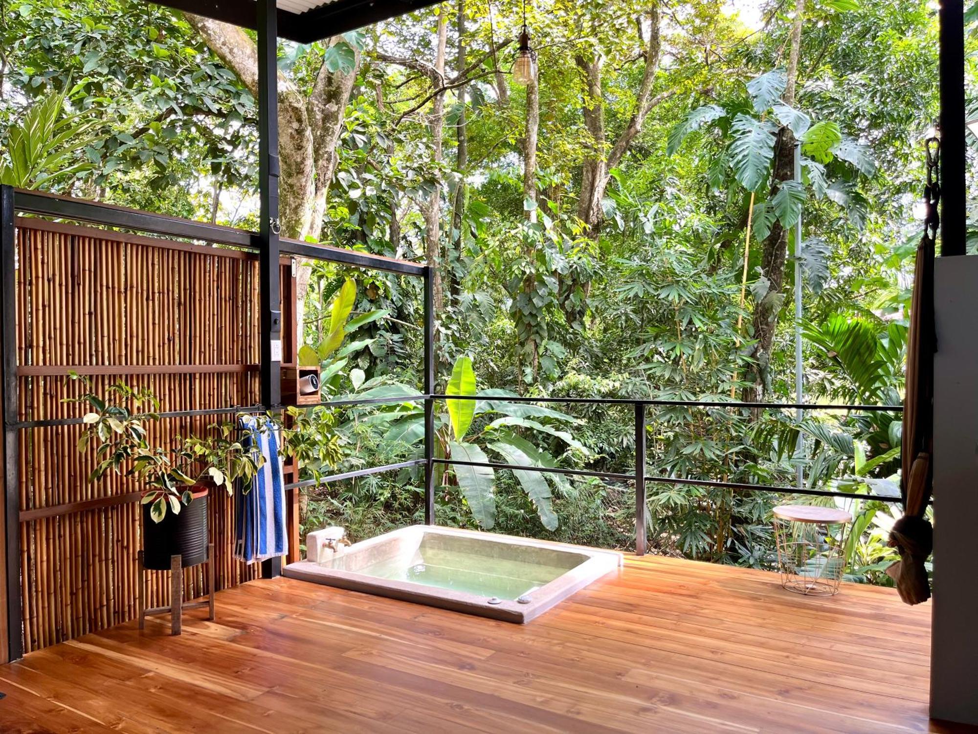 Industrial Studio With Private Jacuzzi Uvita Bagian luar foto